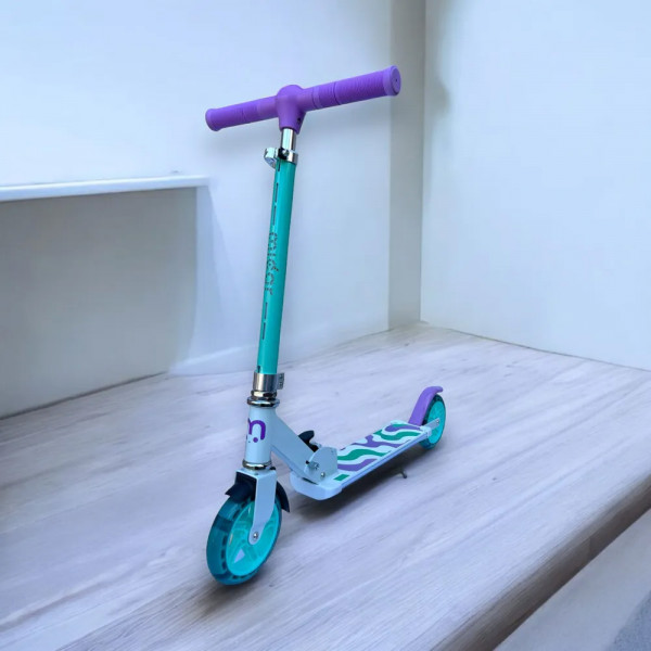 Детский двухколёсный самокат Micar Neon 145 Candy со светящимися колёсами, рулём и платформой