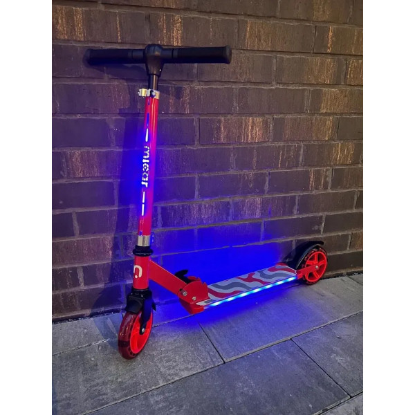 Детский двухколёсный самокат Micar Neon 145 Красный со светящимися колёсами, рулём и платформой
